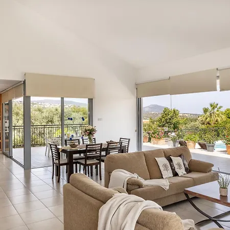 Vilă Sophia Latchi Polis